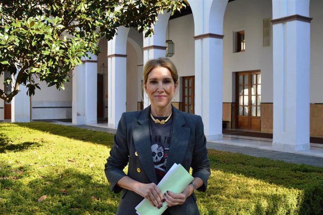 La parlamentaria del PP Fátima Ibáñez.