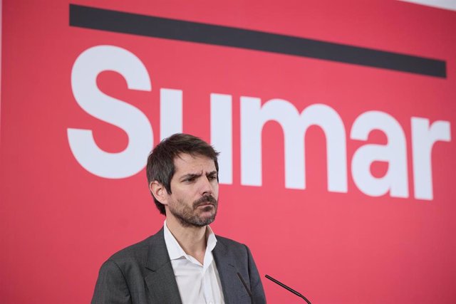 El portavoz de Sumar, Ernest Urtasun, durante una rueda de prensa en Espacio Rastro, a 5 de febrero de 2024, en Madrid (España). Durante la rueda de prensa, el portavoz de Sumar ha analizado la actualidad política.