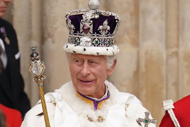 Archivo - El rey Carlos III durante su coronación en mayo de 2023