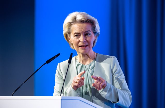 FILED - 26 January 2024, Hamburg: Ursula von der Leyen, President of the EU Commission, speaks at the Hamburg Business Climate Forum. Photo: Markus Scholz/dpa