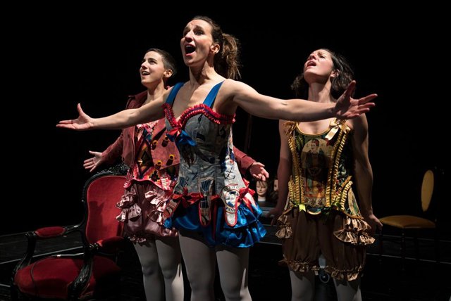 Archivo - Antzerki lan bat.