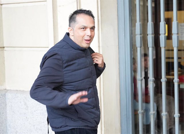 Roberto Alejandro Macías a su llegada a la Audiencia de Sevilla