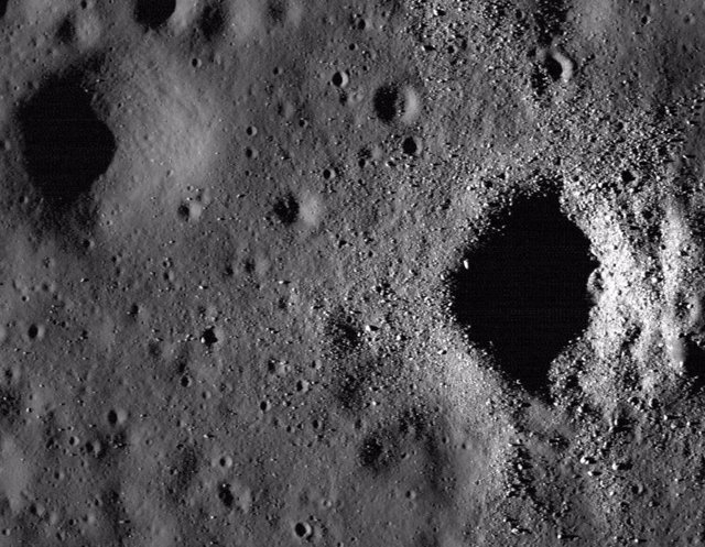 Cráter reciente en Oceanus Procellarum