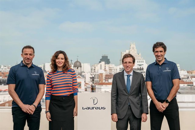 De izda a dcha: Alessandro del Piero, Isabel Díaz Ayuso, José Luis Martínez-Almeida y Rául González