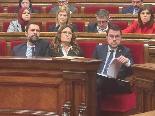 El president de la Generalitat, Pere Aragonès, en el ple del Parlament