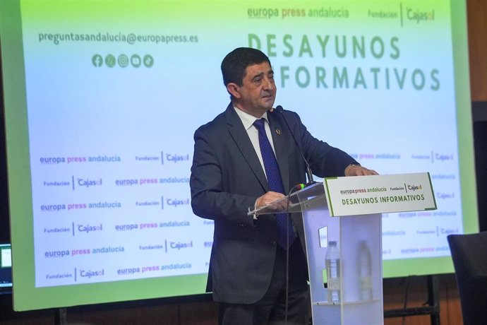 El presidente de la Diputación de Jaén, Francisco Reyes, interviene en el desayuno informativo de Europa Press Andalucía.