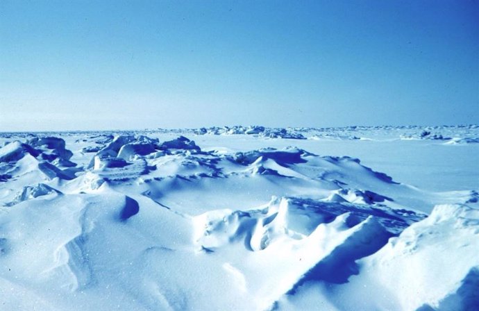 Una vista de la banquisa alaskeña. Tal vez así era toda la superficie de la Tierra durante la edad de hielo conocida como Tierra Bola de Nieve.
