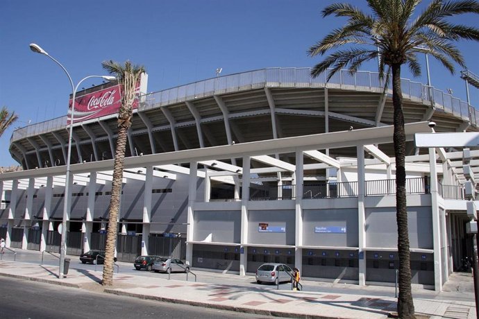 Archivo - Exterior del estadio de fútbol de La Rosaleda, campo del Málaga Club de Fútbol