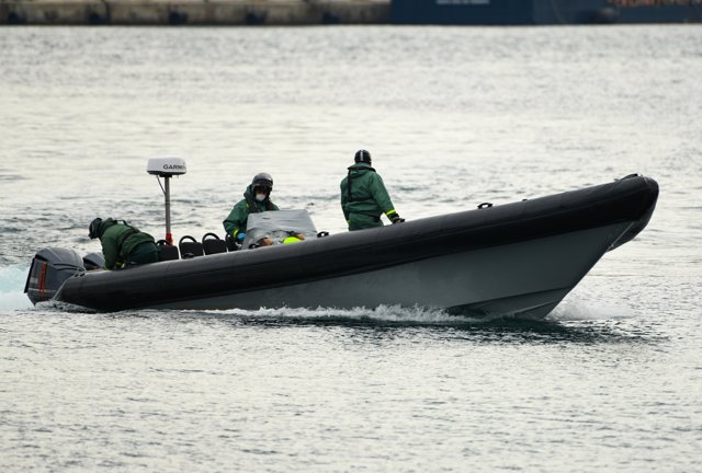 Cuatro detenidos en una narcolancha tras una persecución por el Servicio Marítimo de la Guardia Civil en aguas de Ceuta a 28 de abril del 2020