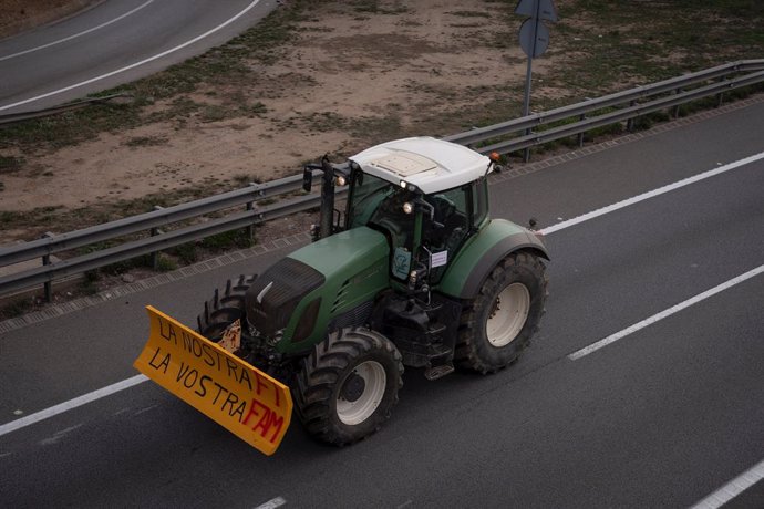 Un tractor en les protestes del pagesos