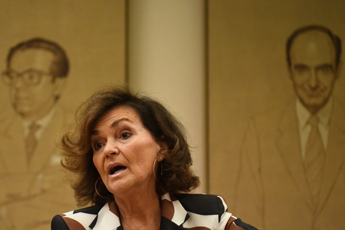 La presidenta de la Comisión, diputada del PSOE y exvicepresidenta primera del Gobierno Carmen Calvo, durante la Comisión de Igualdad, en el Congreso de los Diputados, a 25 de enero de 2024, en Madrid (España).