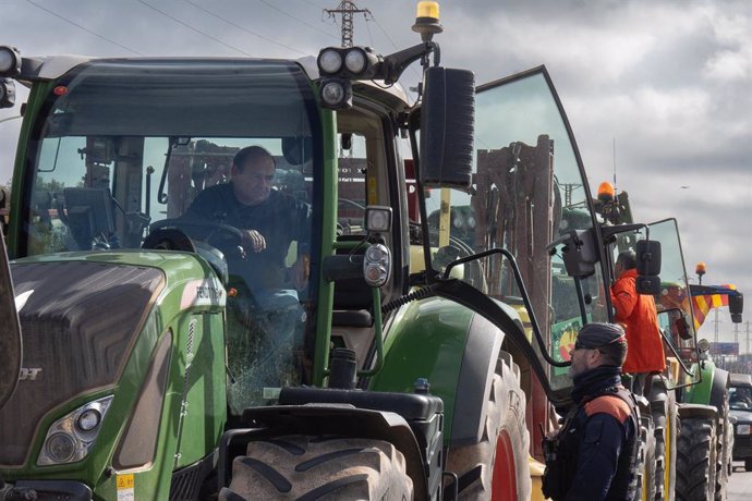 Tractors concentrats a Mercabarna
