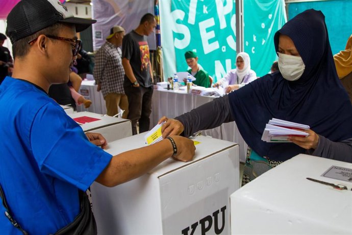 Colegio electoral en Indonesia