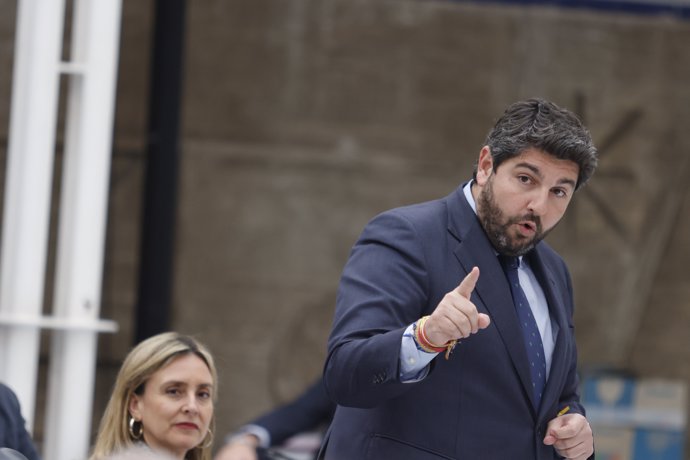 El presidente de la Región de Murcia, Fernando López Miras, durante una sesión plenaria en la Asamblea Regional