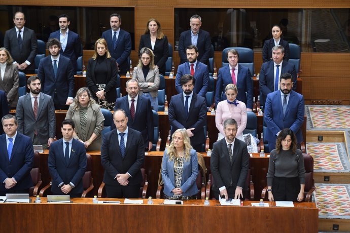 Minuto de silencio en la Asamblea de Madrid