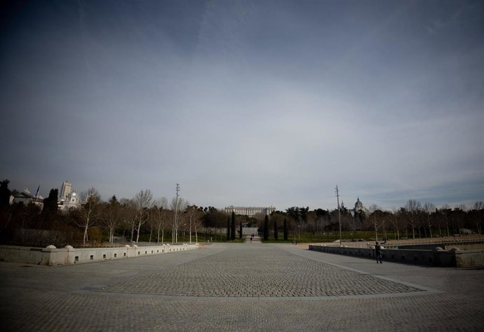 Vista de las inmediaciones del Puente del Rey, a 5 de febrero de 2024, en Madrid (España). El Puente del Rey, ubicado en Madrid Río, acogerá el próximo 18 de febrero la 'mascletà' que celebra la capital, la primera vez que se lleva a cabo fuera de la Comu
