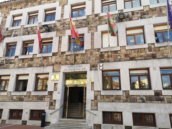 Archivo - Sede del Ayuntamiento de tTorrelavega