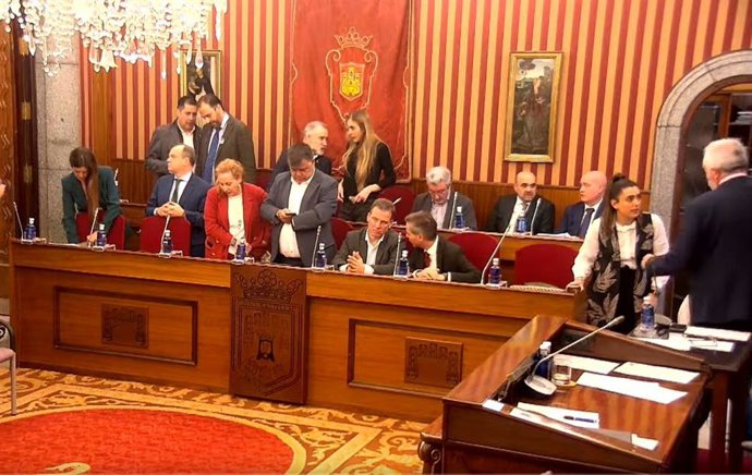 Un momento del Pleno del Ayuntamiento de Burgos.