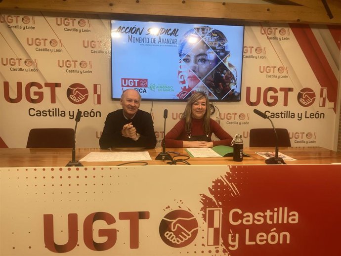 Faustino Temprano y Sandra Vega, atiende a los medios.