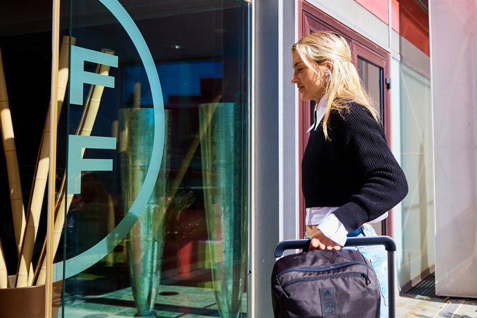 La centrocampista Alexia Putellas a su llegada a la concentración en la Ciudad del Fútbol de Las Rozas (Madrid) para preparar la Final a Cuatro de la Liga de Naciones 23-24