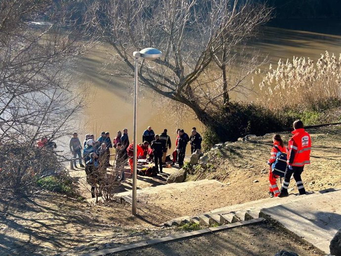 Rescatado un varón en el río Pisuerga a la altura de la Consejeria de Economía.