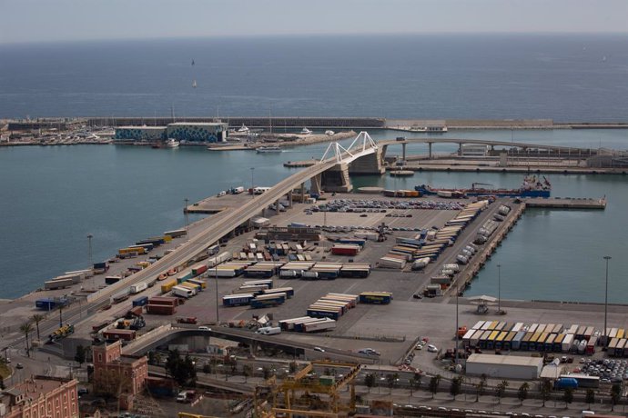 Archivo - Vista general del Port de Barcelona